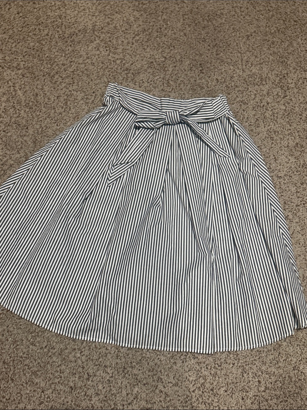 Charcoal Gray & White Striped Midi Skirt - Sz L
